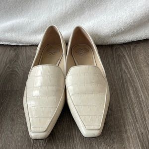 Vince Camuto Flat. Sz 10. Never worn